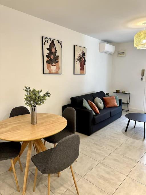 Le Nid Douillet Apartamento Nîmes Exterior foto