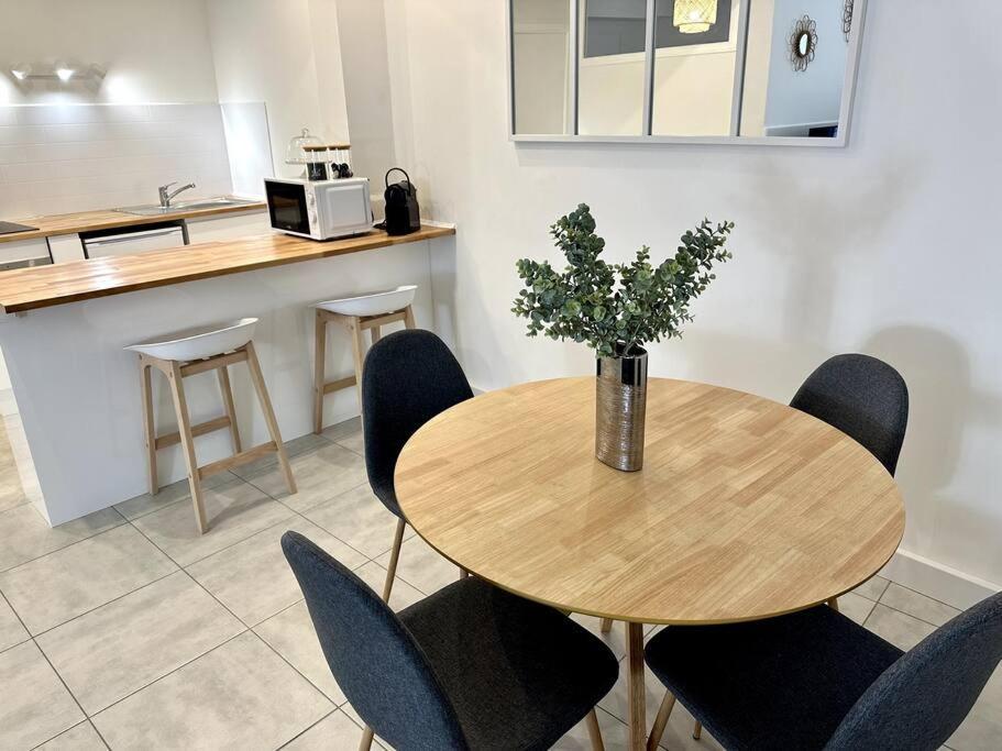 Le Nid Douillet Apartamento Nîmes Exterior foto